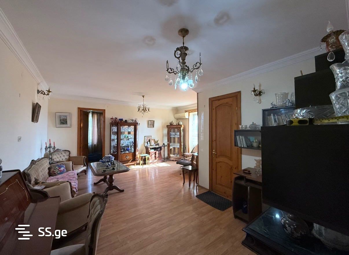 4 Room Flat For Sale view 1