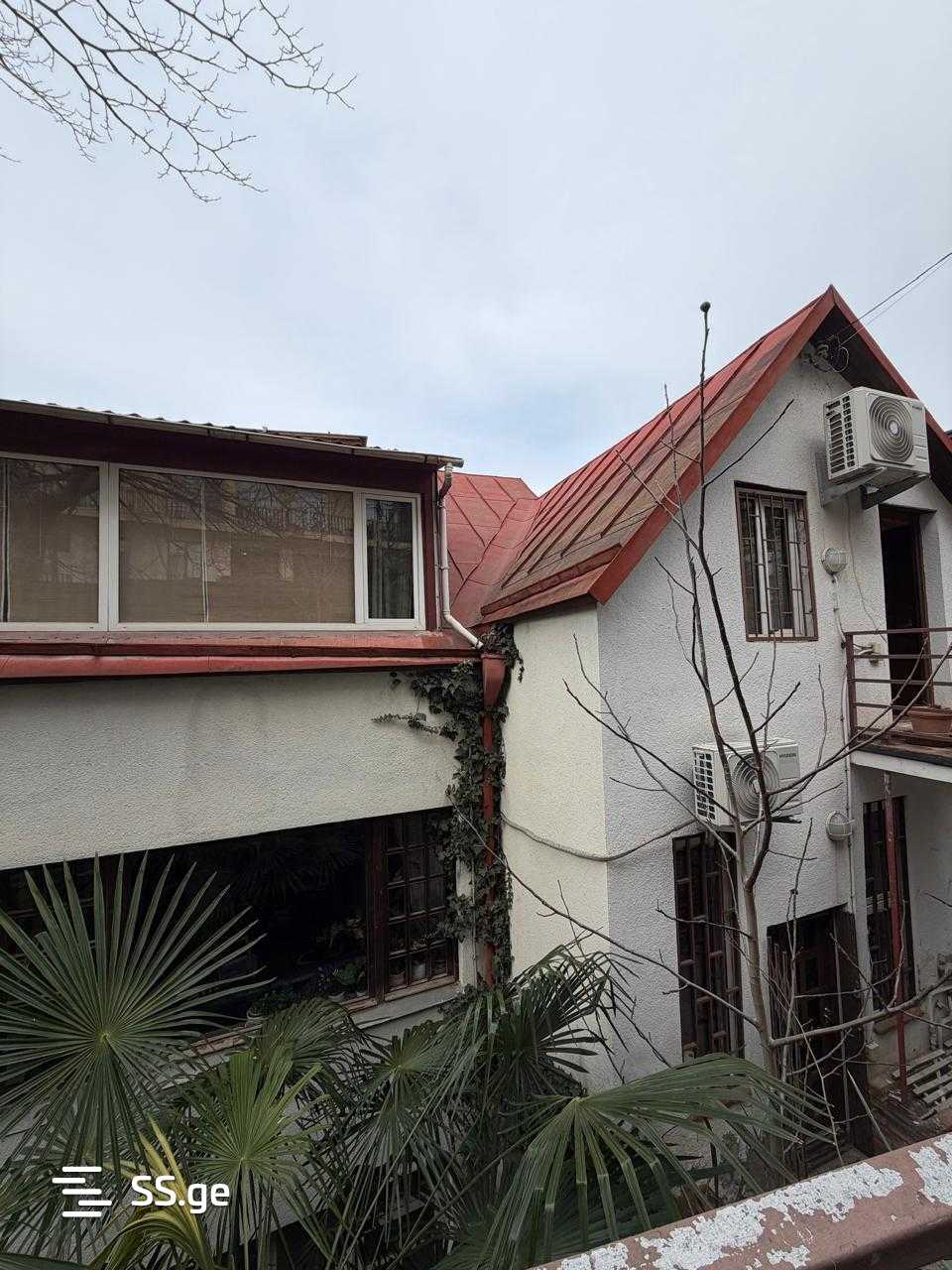 6 Room Private House For Sale view 2