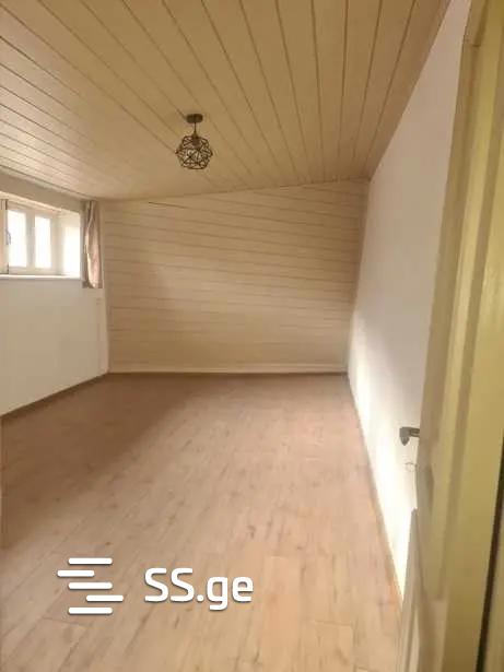 5 Room Private House For Sale view 3