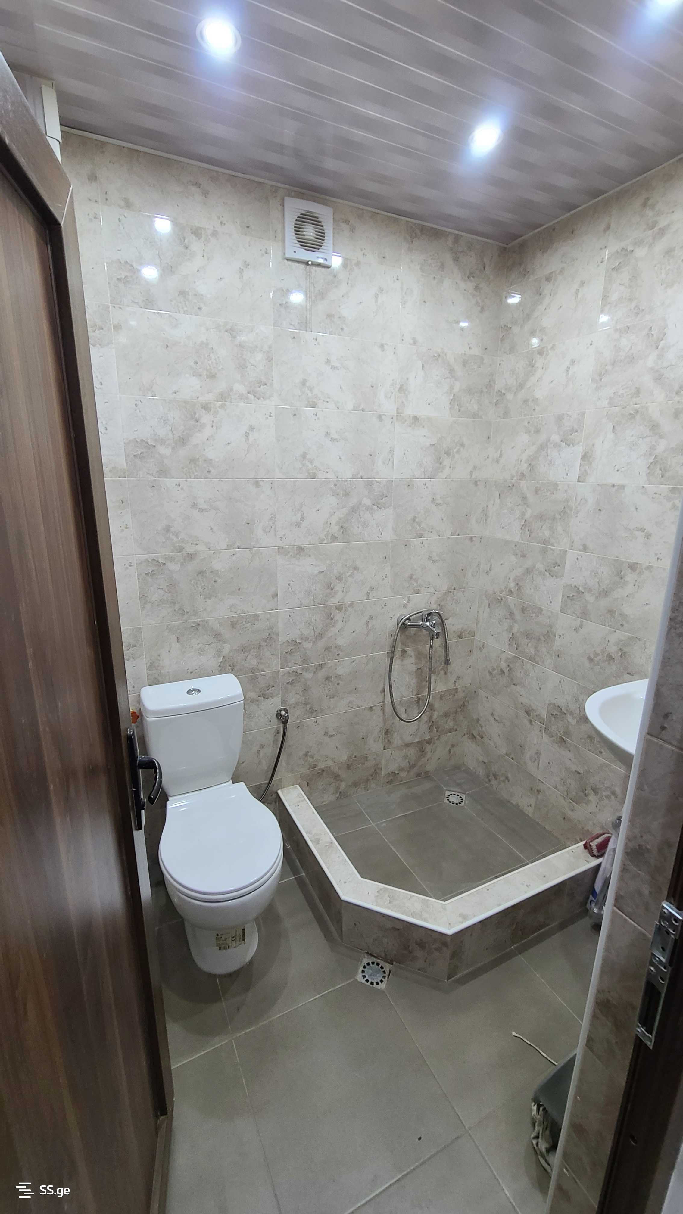 3 Room Flat For Sale