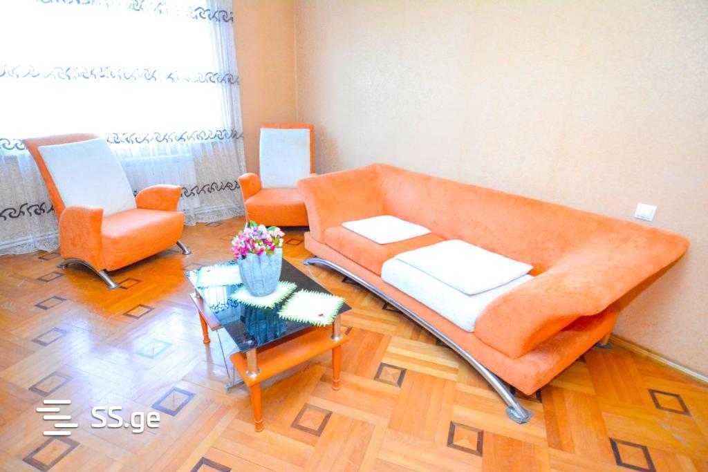 Продажа 3-комната Квартира view 1