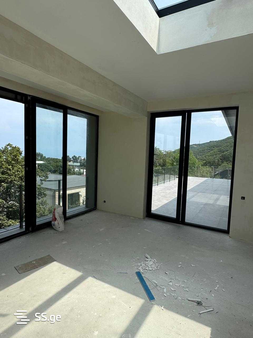 10 Room Private House For Sale view 12