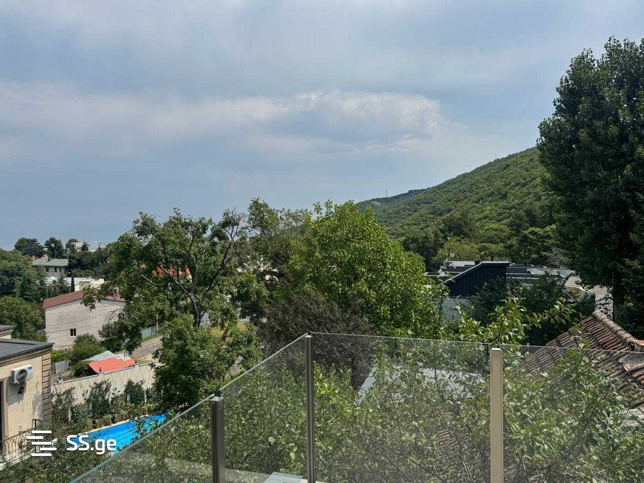 10 Room Private House For Sale view 13