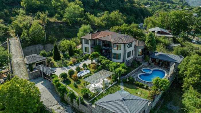 15 room Hotel For Sale. Ananuri