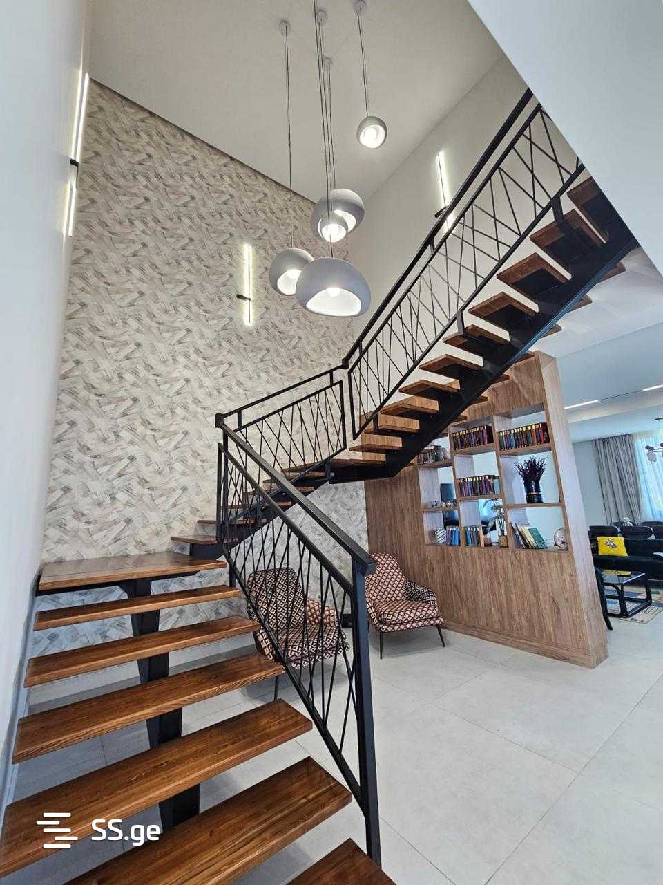 8 Room Private House For Sale, 3 of 4