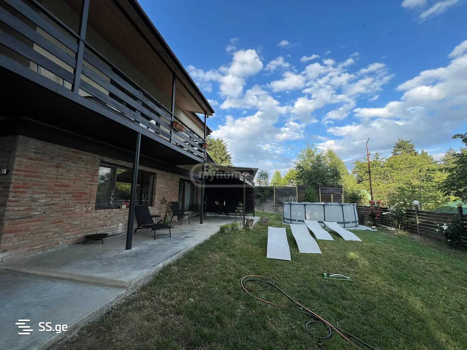 5 Room Private House For Sale view 2