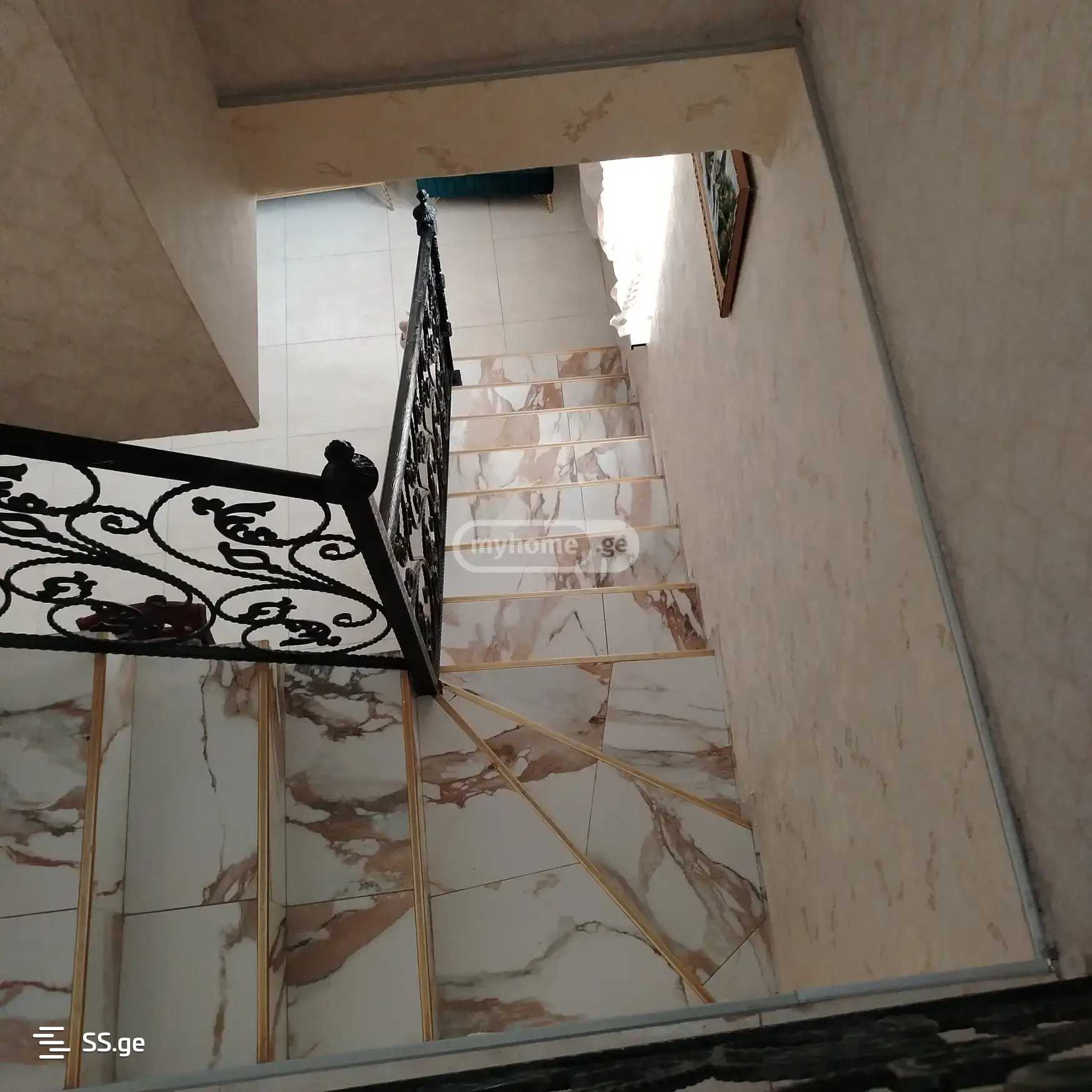 8 Room Private House For Rent. Gldani view 3