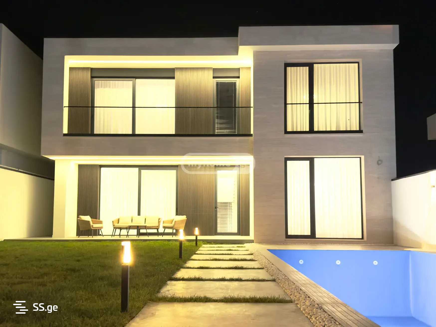 7 Room Private House For Sale view 1