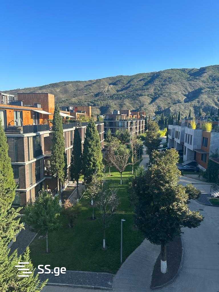 Продажа 3-комната Квартира view 2