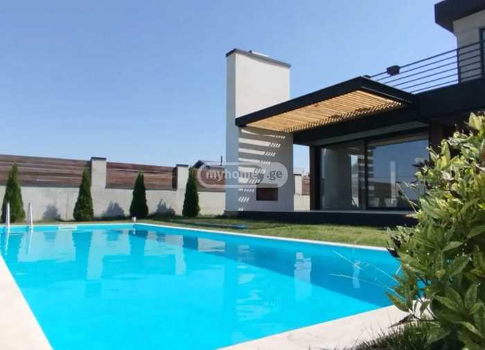 10 room Private House For Sale. Tsavkisi