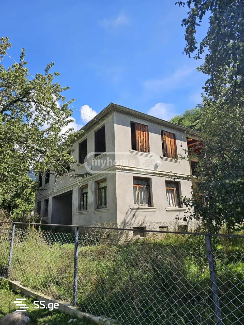 10 Room Private House For Sale view 4