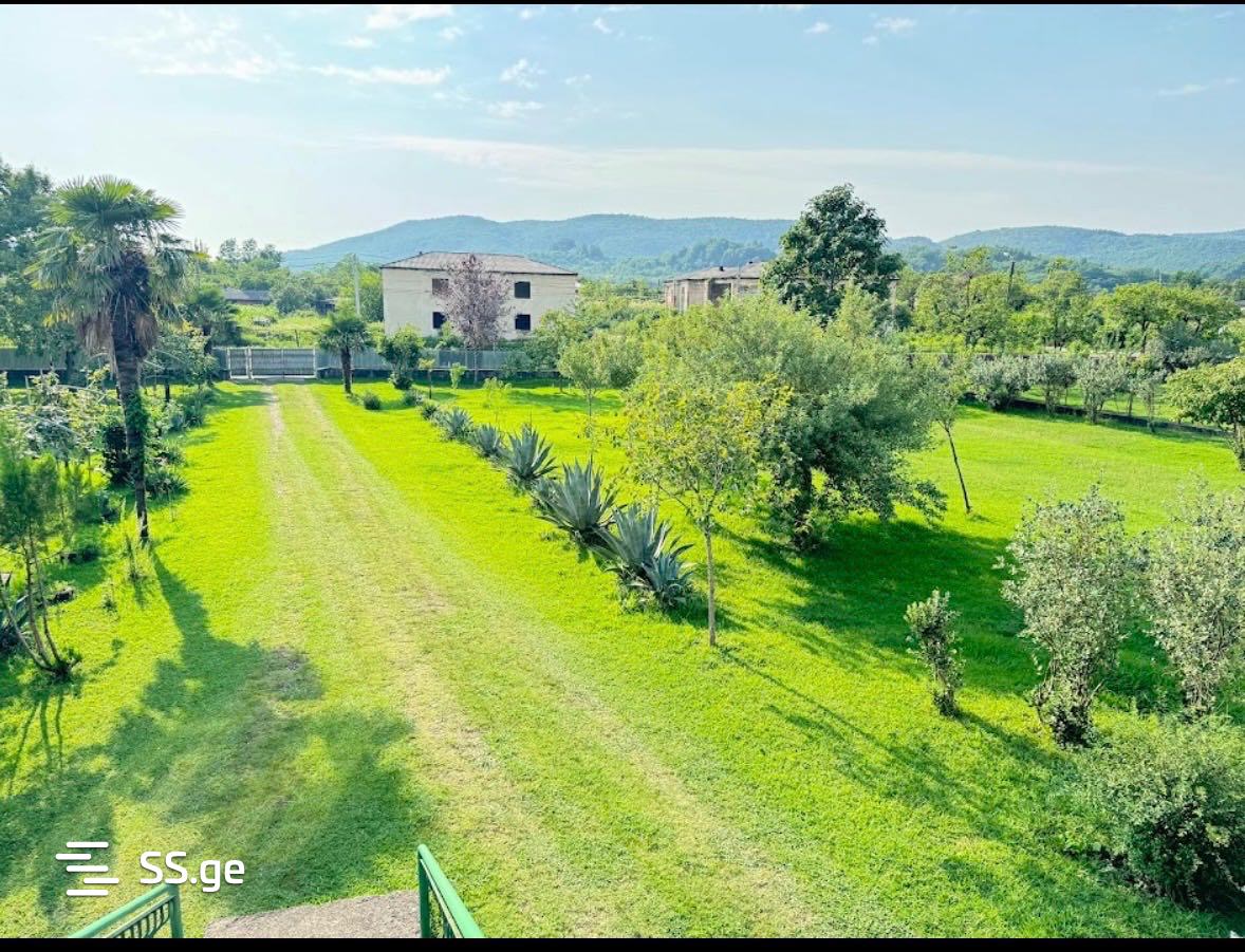 8 Room Private House For Sale view 1