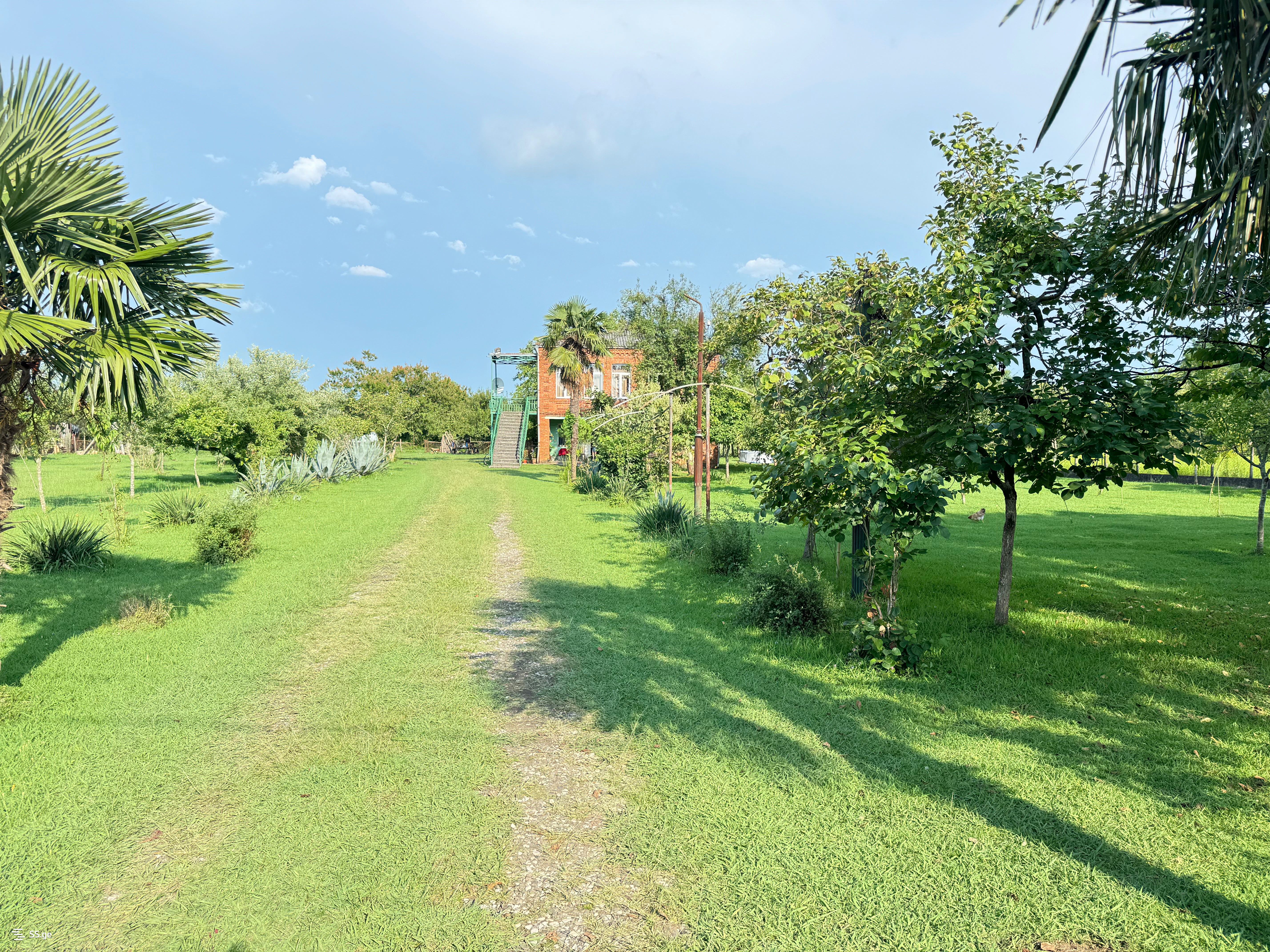 8 Room Private House For Sale view 3