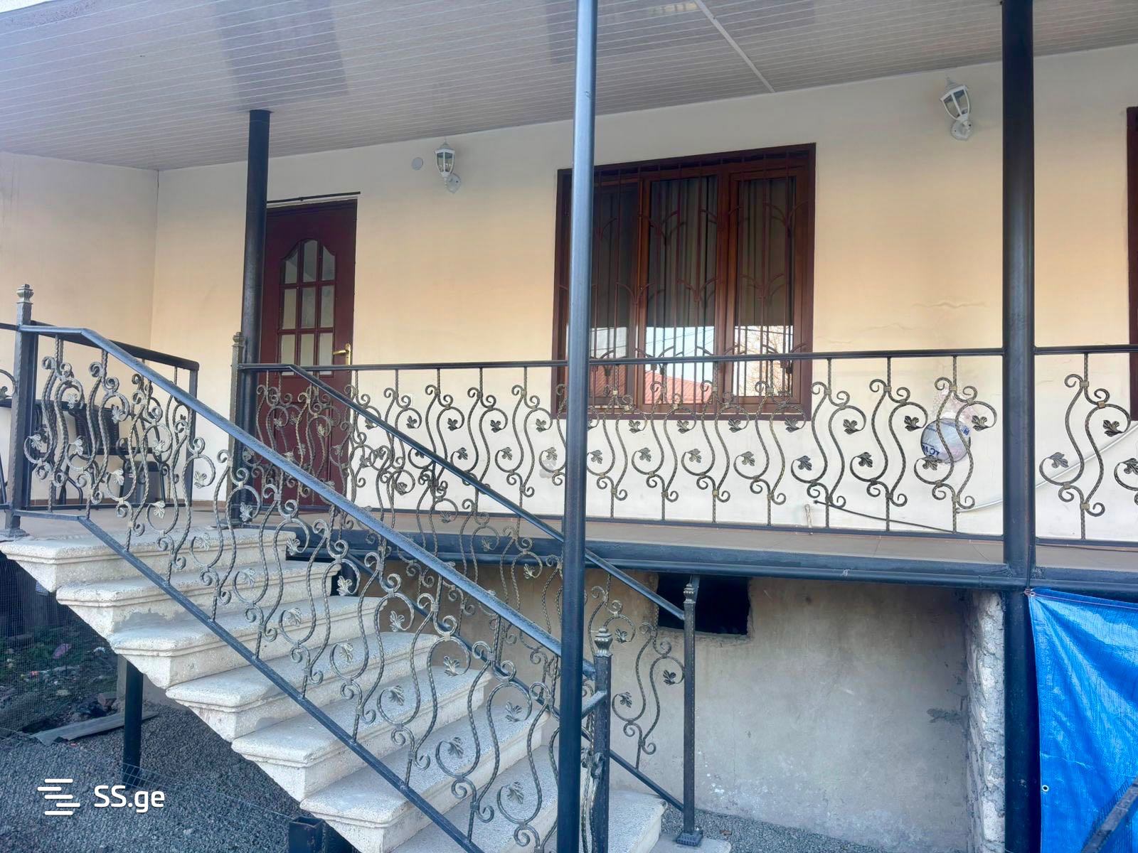 3 Room Flat For Sale view 1