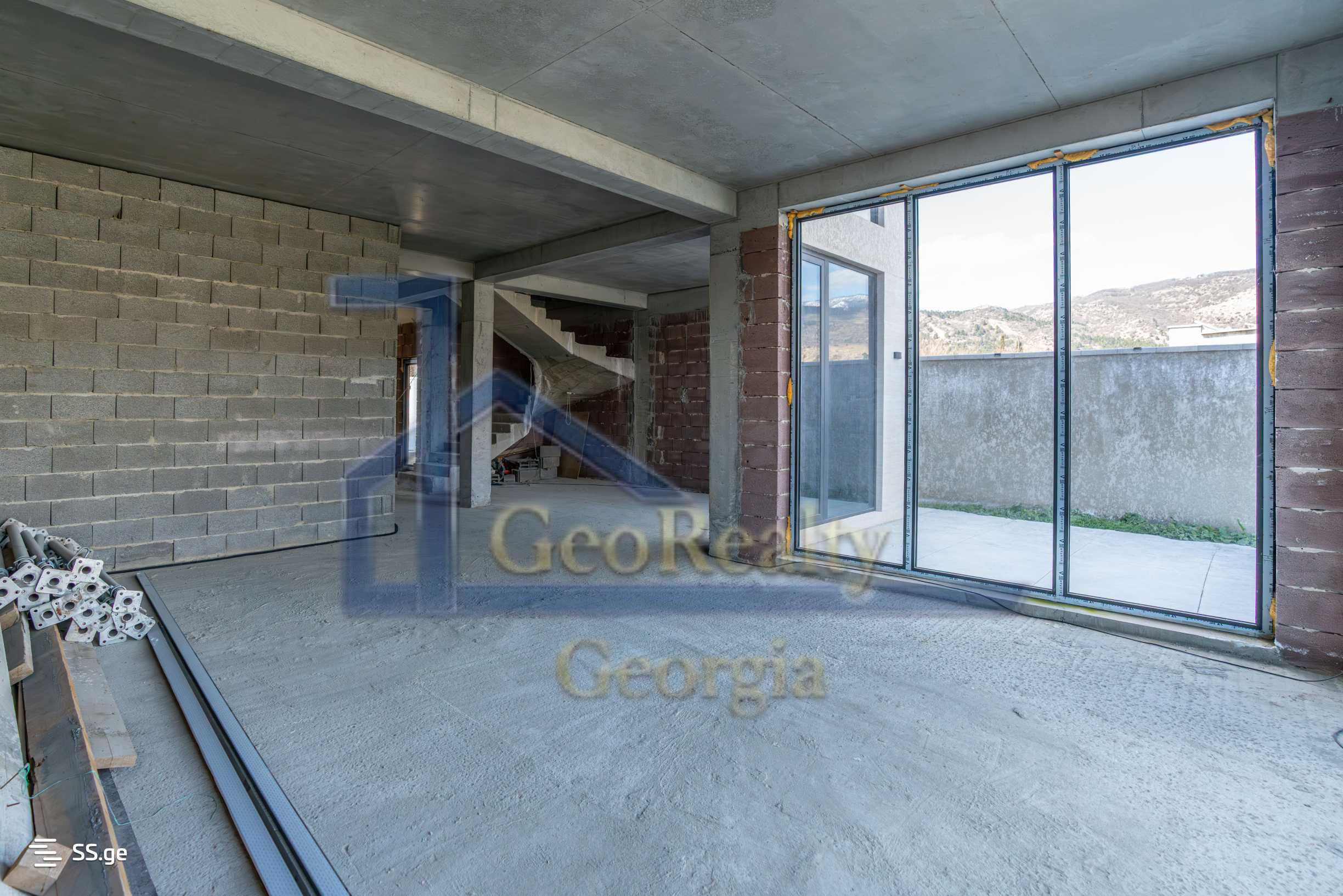9 room Private House For Sale. Digomi - Aanzicht 5