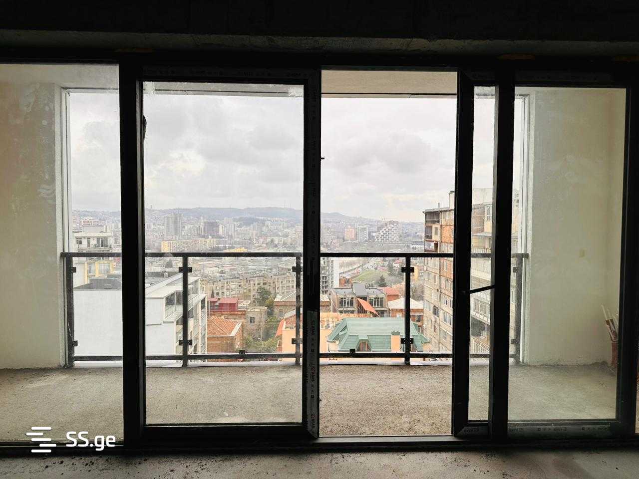 4 Room Flat For Sale view 2