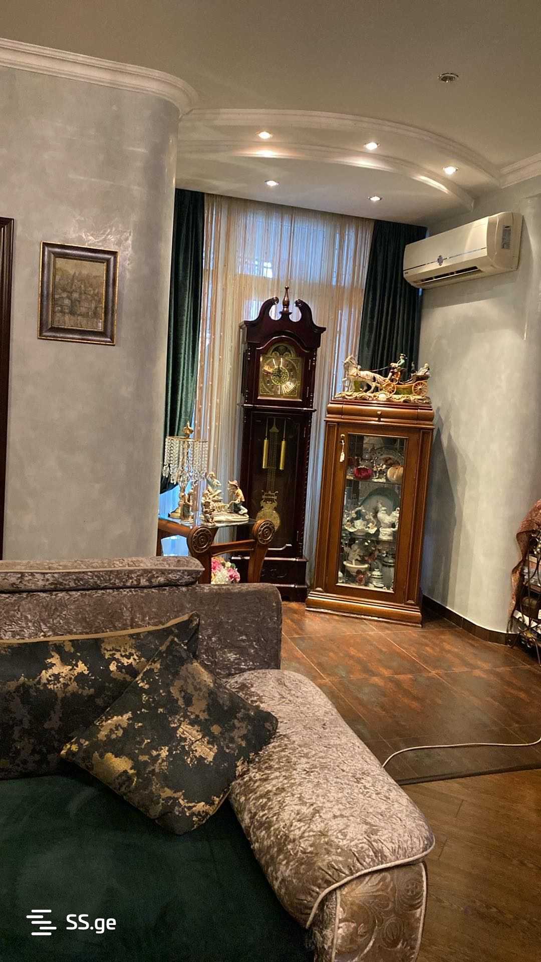 Продажа 4-комната Квартира view 2