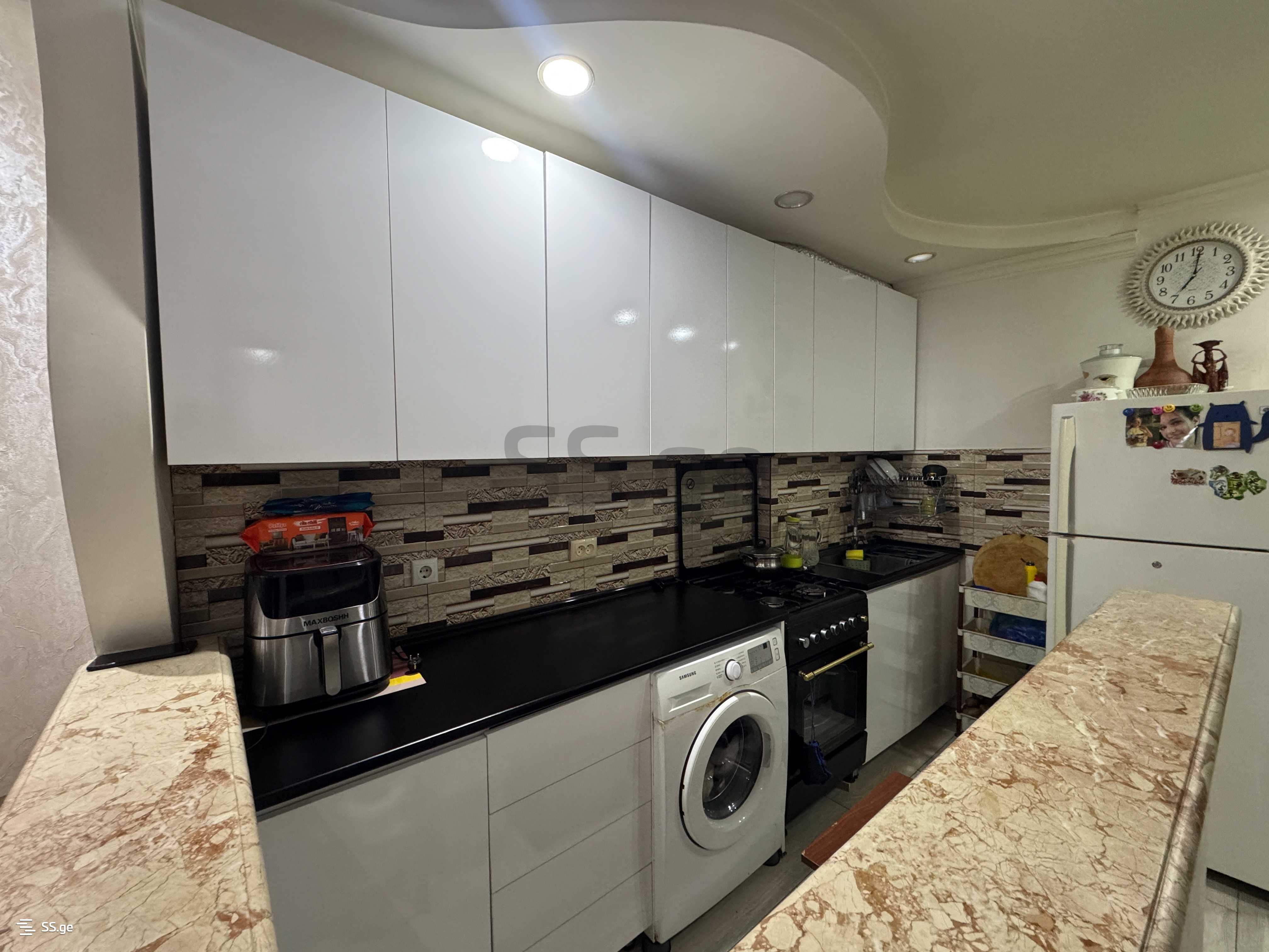 3 room Flat For Sale. Batumi - Widok 2
