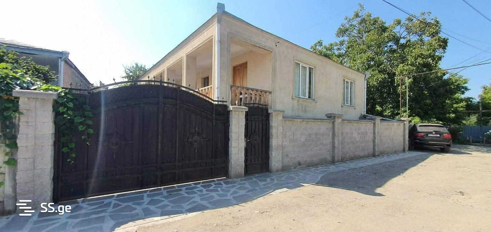 5 Room Private House For Sale view 1