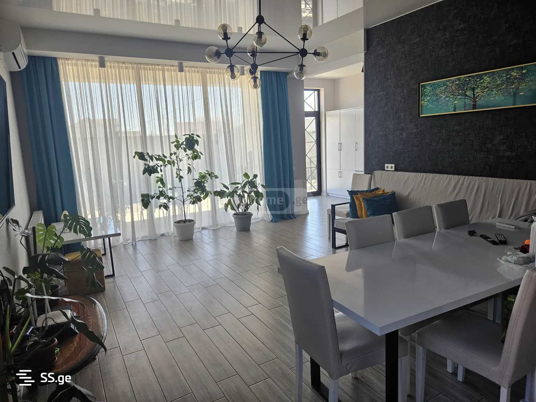 5 Room Private House For Sale view 2