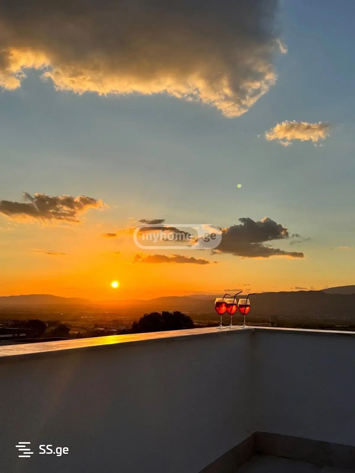 6 Room Summer Cottage For Rent. Saguramo, 1 of 4