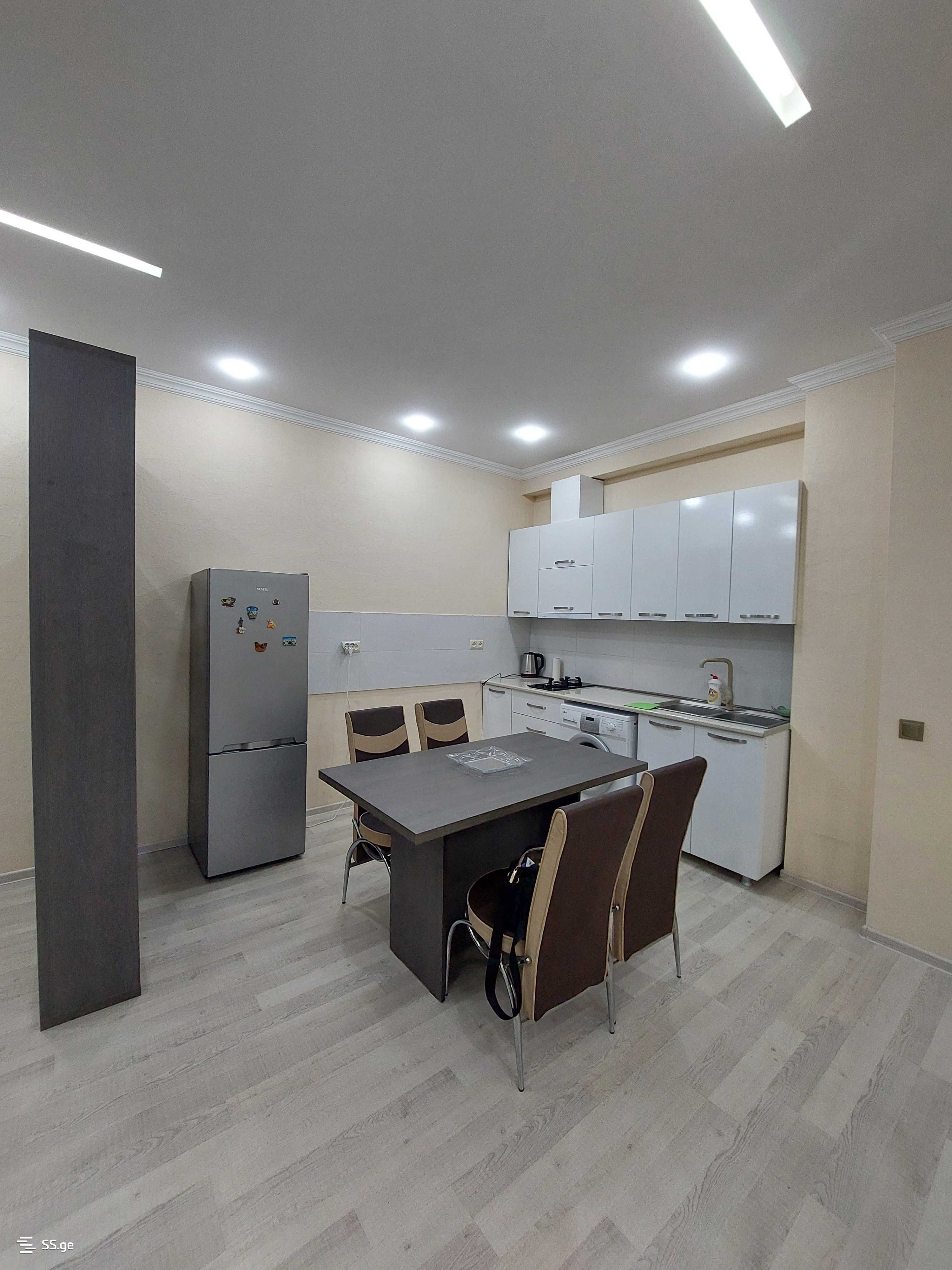 2 Room Flat Daily Rent. Didi Digomi view 1