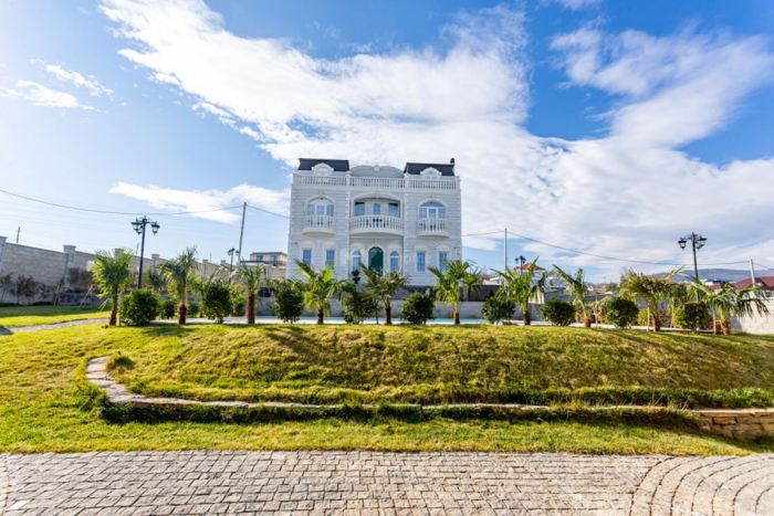 9 room Private House For Sale. Shindisi