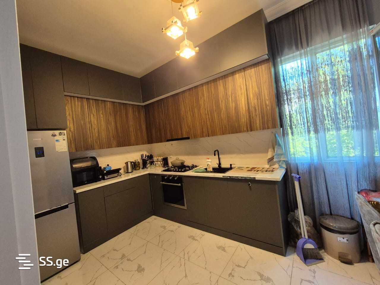 6 Room Private House For Sale view 5