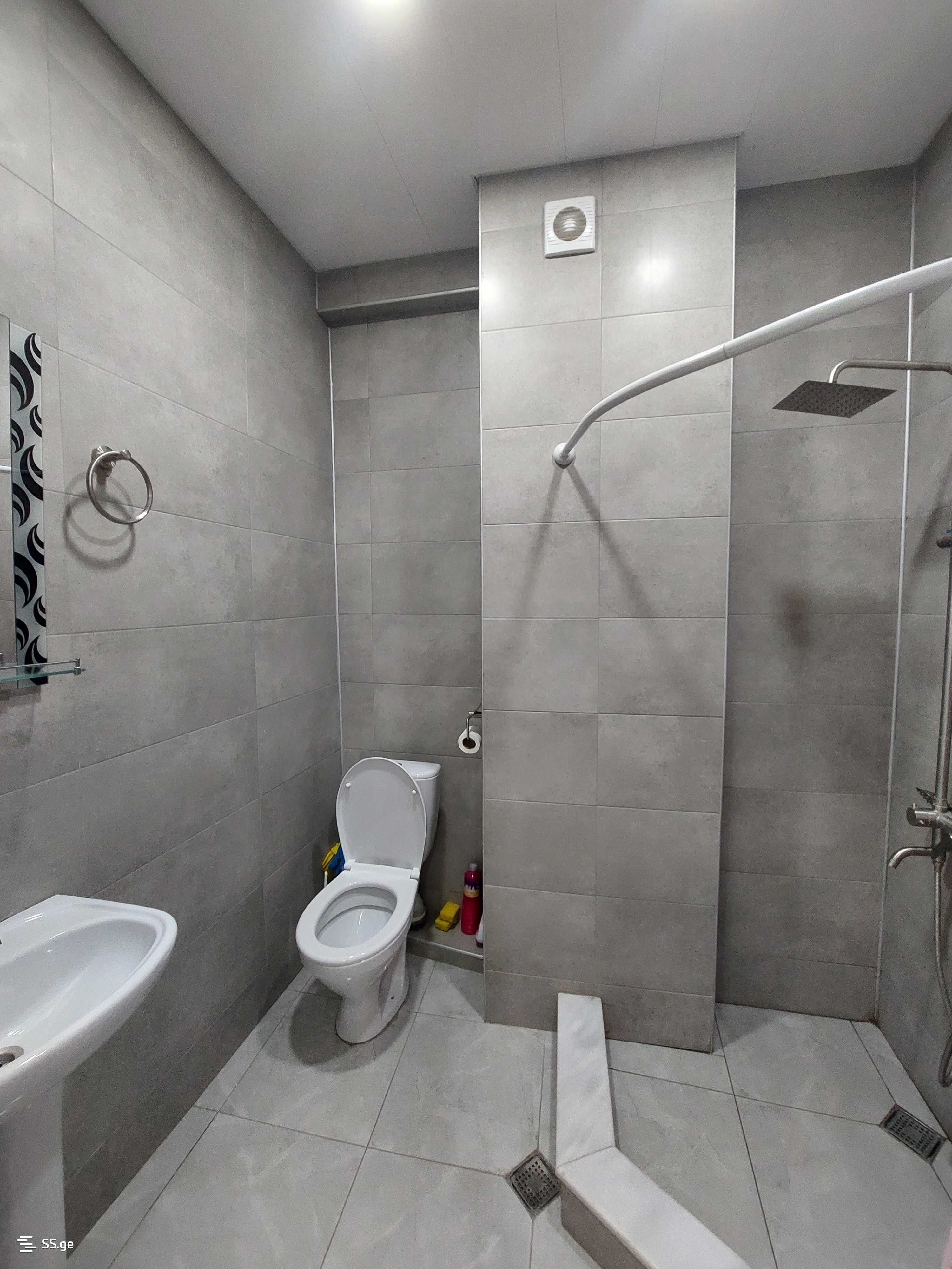 2 Room Flat Daily Rent. Didi Digomi view 4