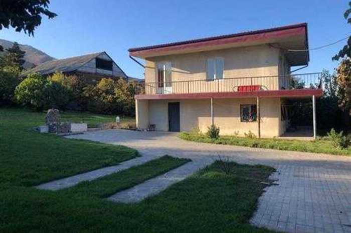 8 room Private House For Sale. Narekvavi
