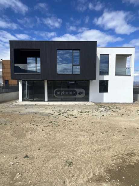 5 room Private House For Sale. Navdaraantkari
