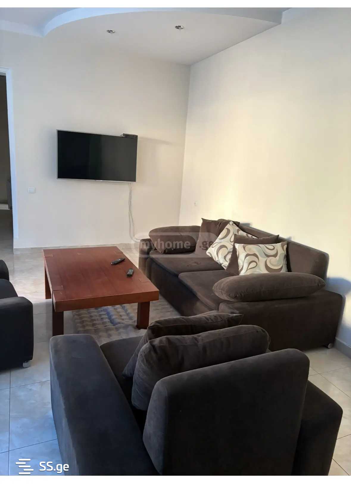 6 Room Summer Cottage For Rent. Mtatsminda view 26