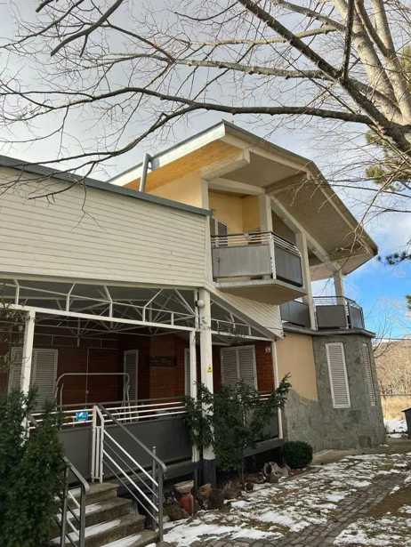 8 room Private House For Sale. Kojori