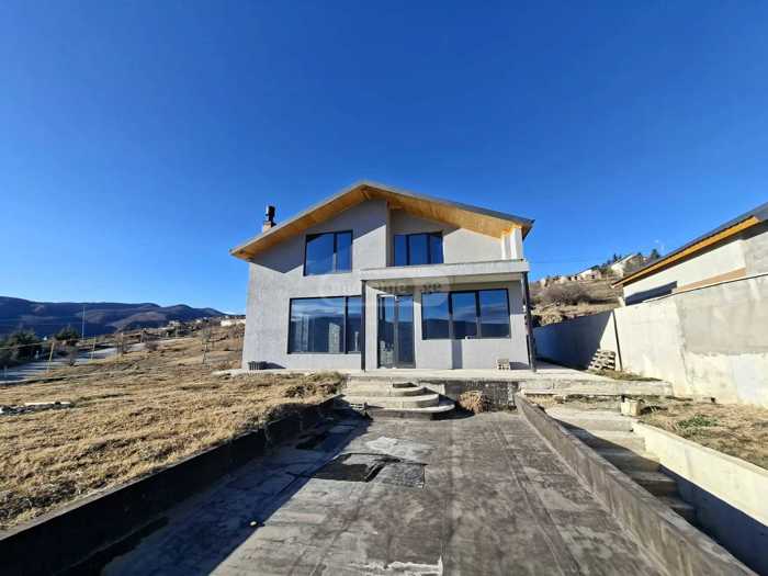 6 room Private House For Sale. Napetvrebi