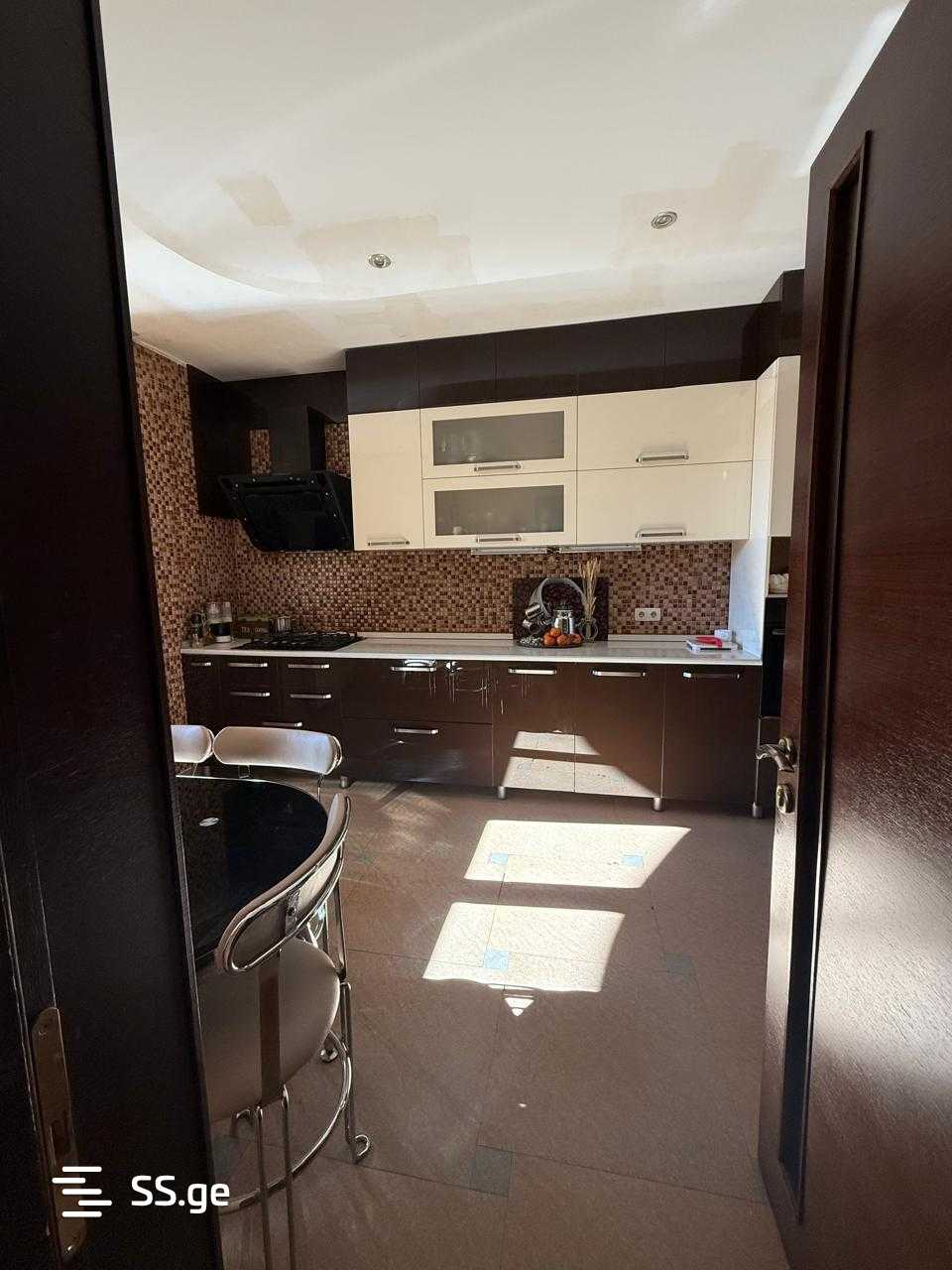 9 Room Flat For Sale, 4 of 4