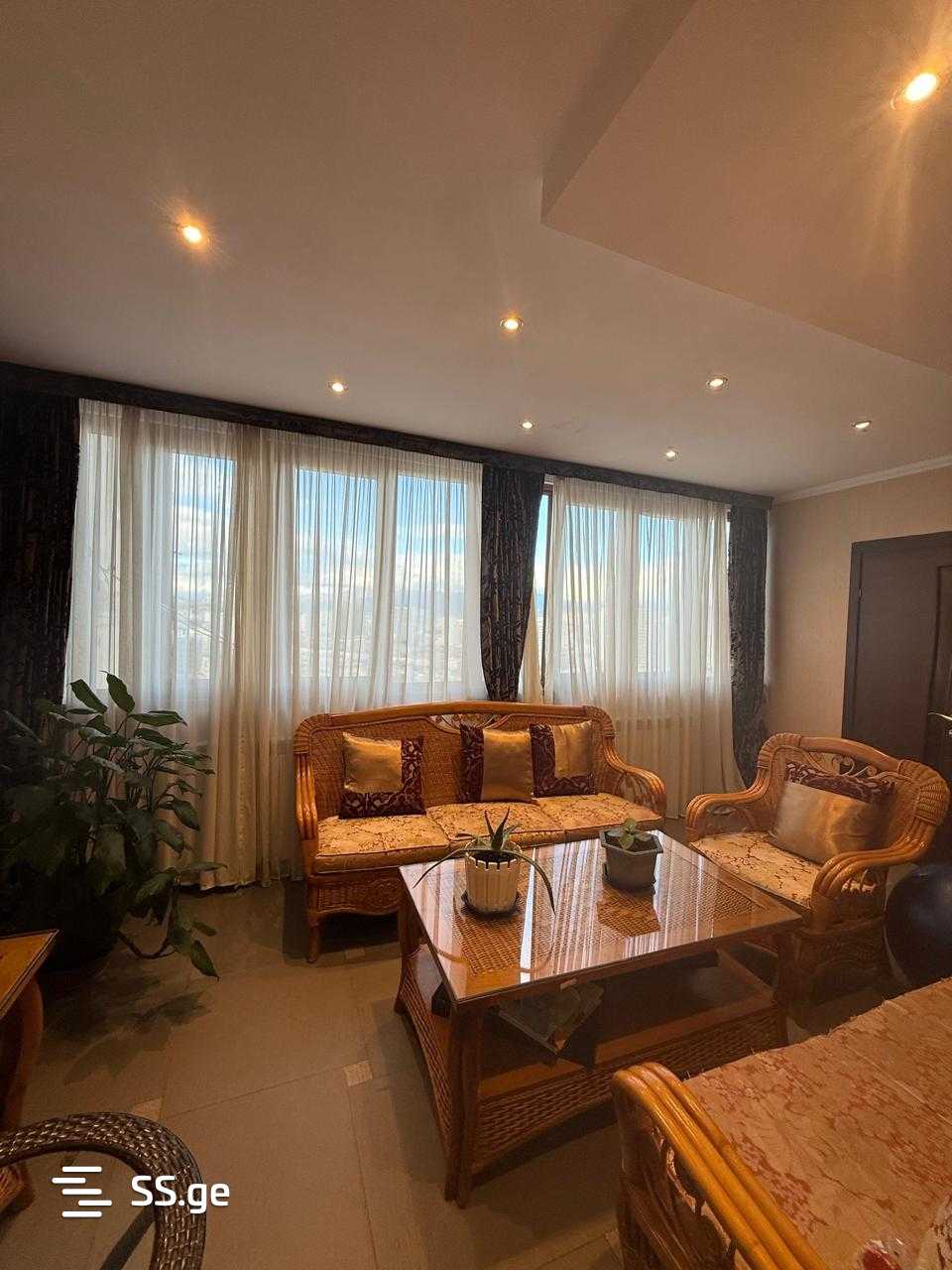 Продажа 9-комната Квартира view 5