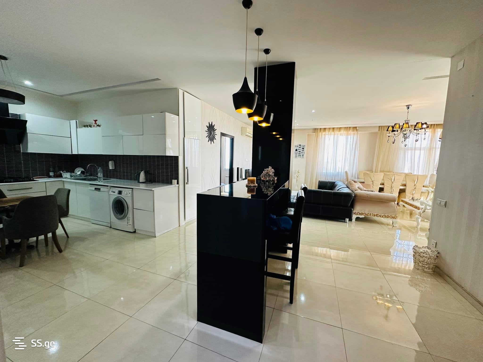 3 room Flat For Sale. Batumi - Altro