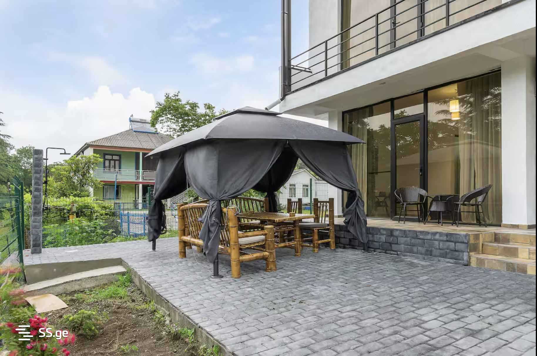8 Room Private House For Sale view 6