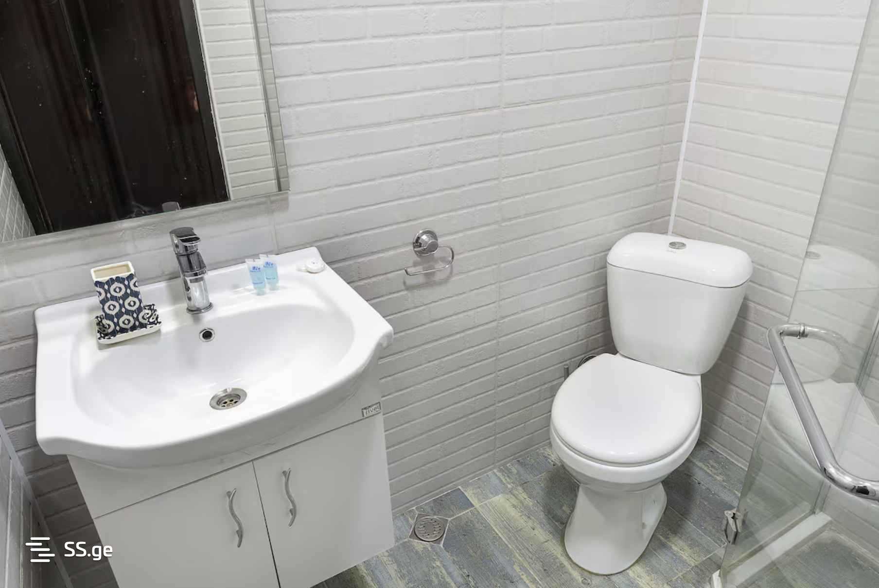 8 Room Private House For Sale view 13