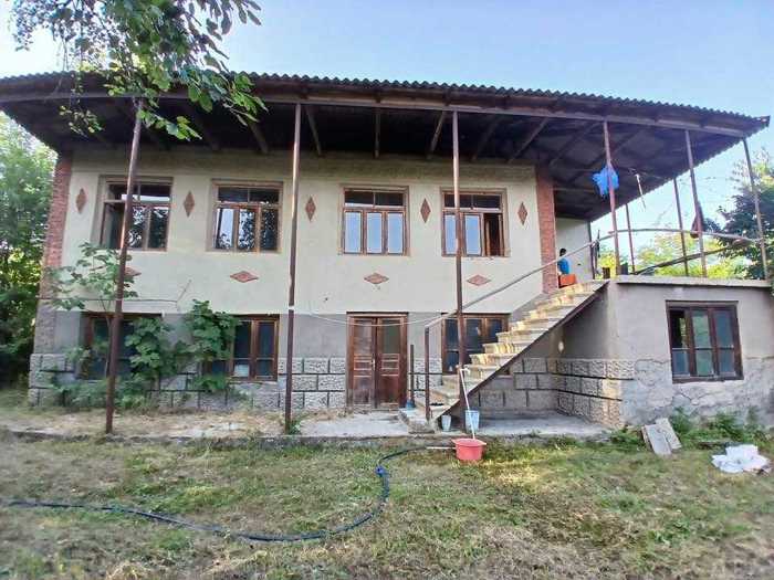 7 room Private House For Sale. Akhmeta