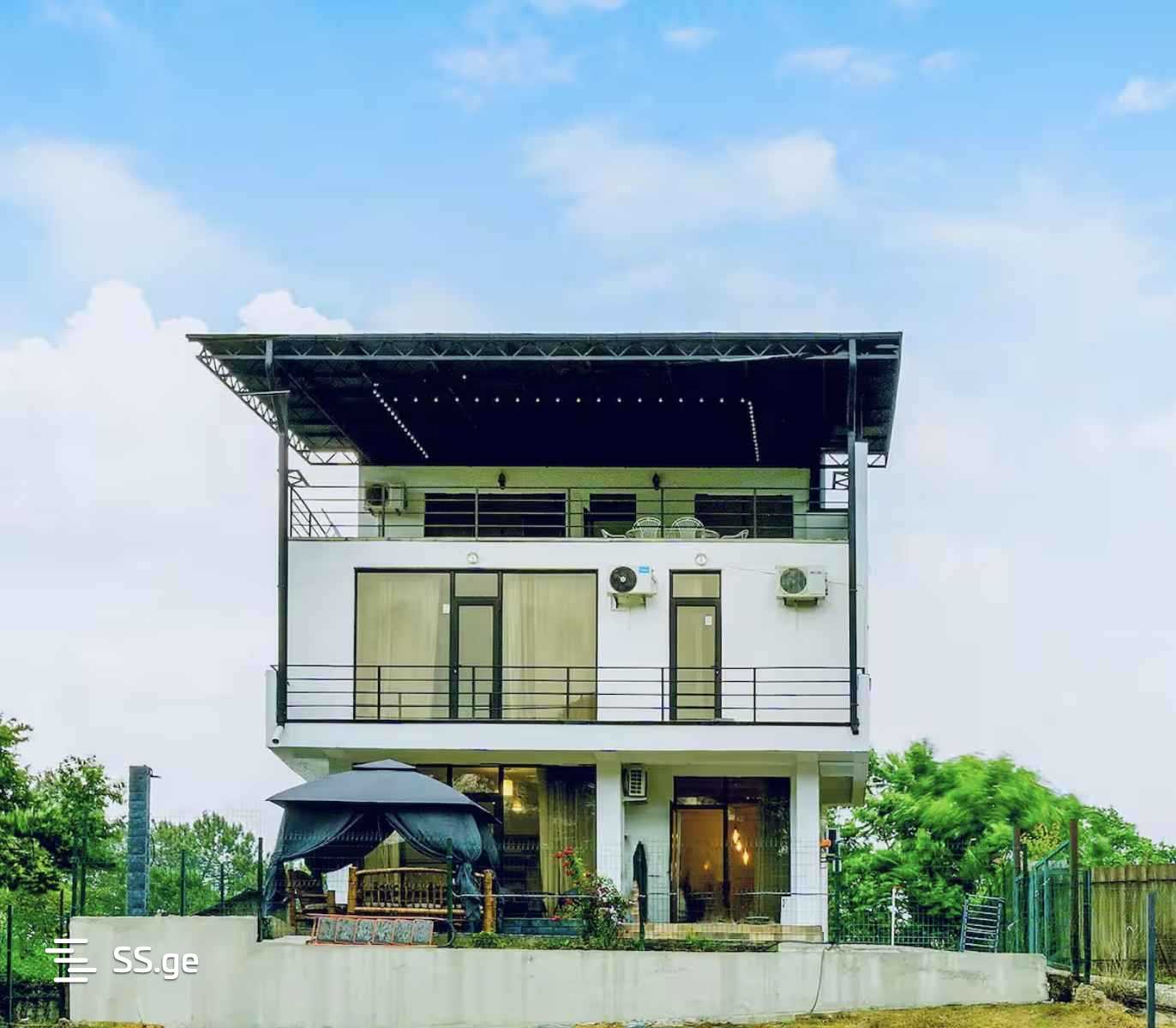 8 Room Private House For Sale view 1
