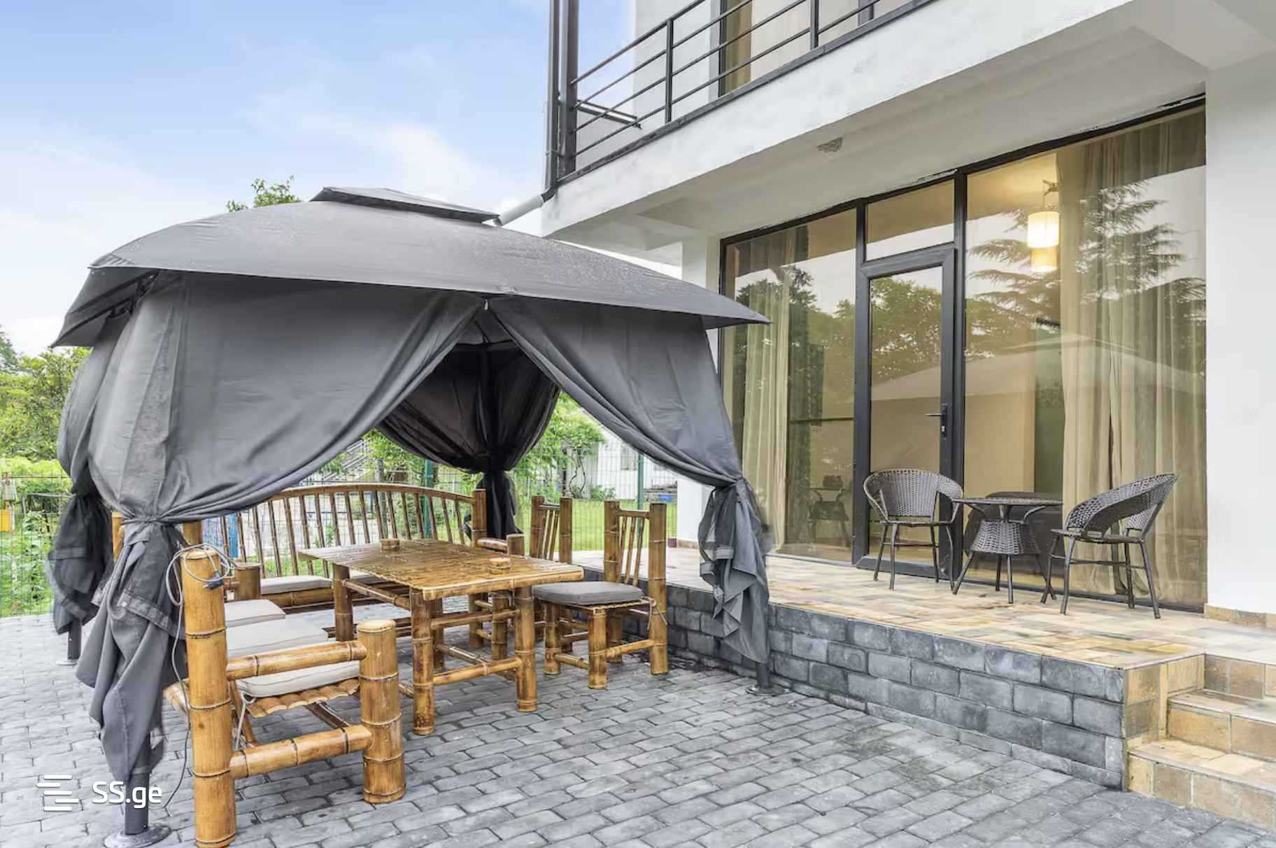 8 Room Private House For Sale view 4