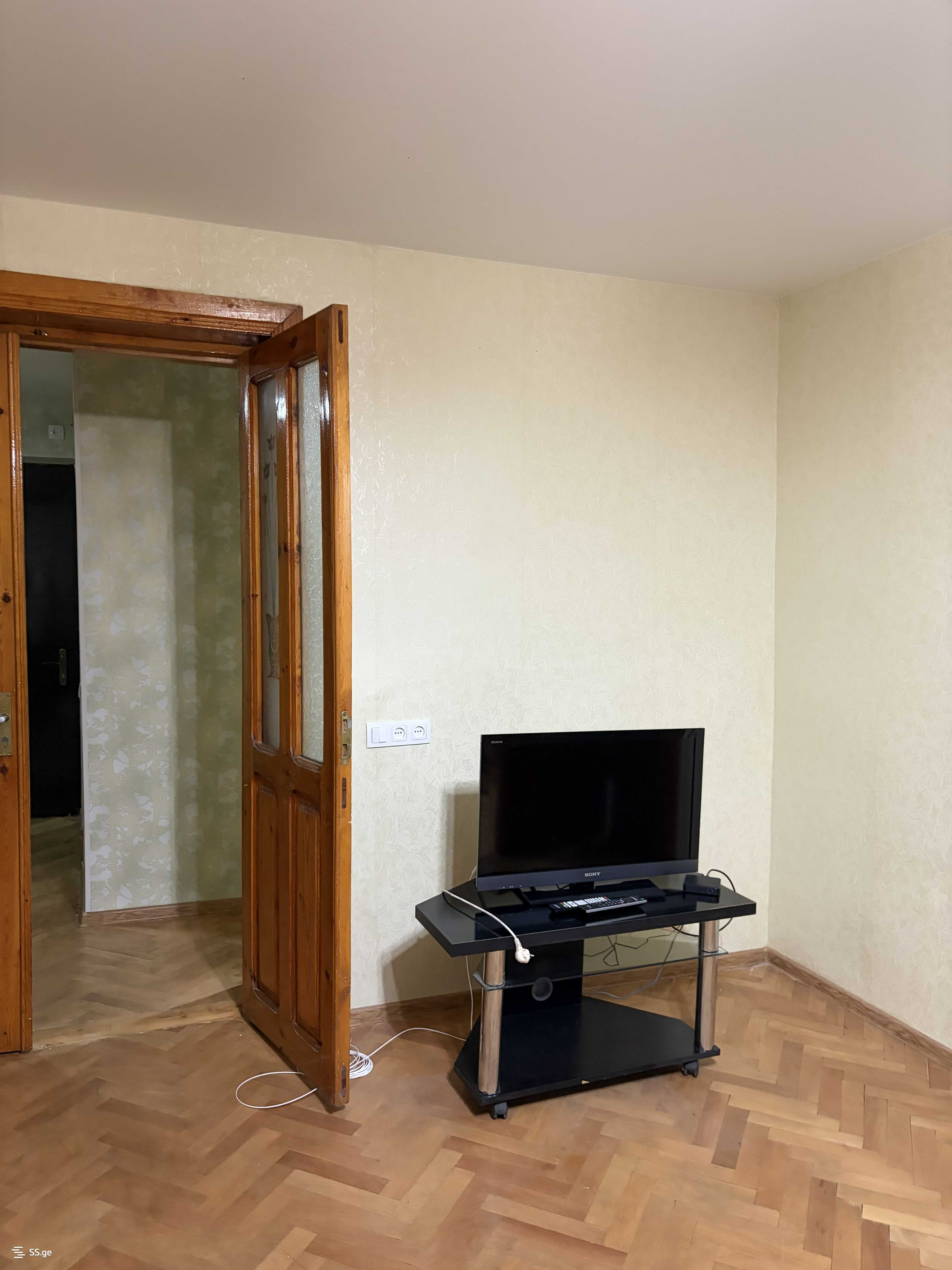 2 Room Flat For Rent. Zestaphoni view 7