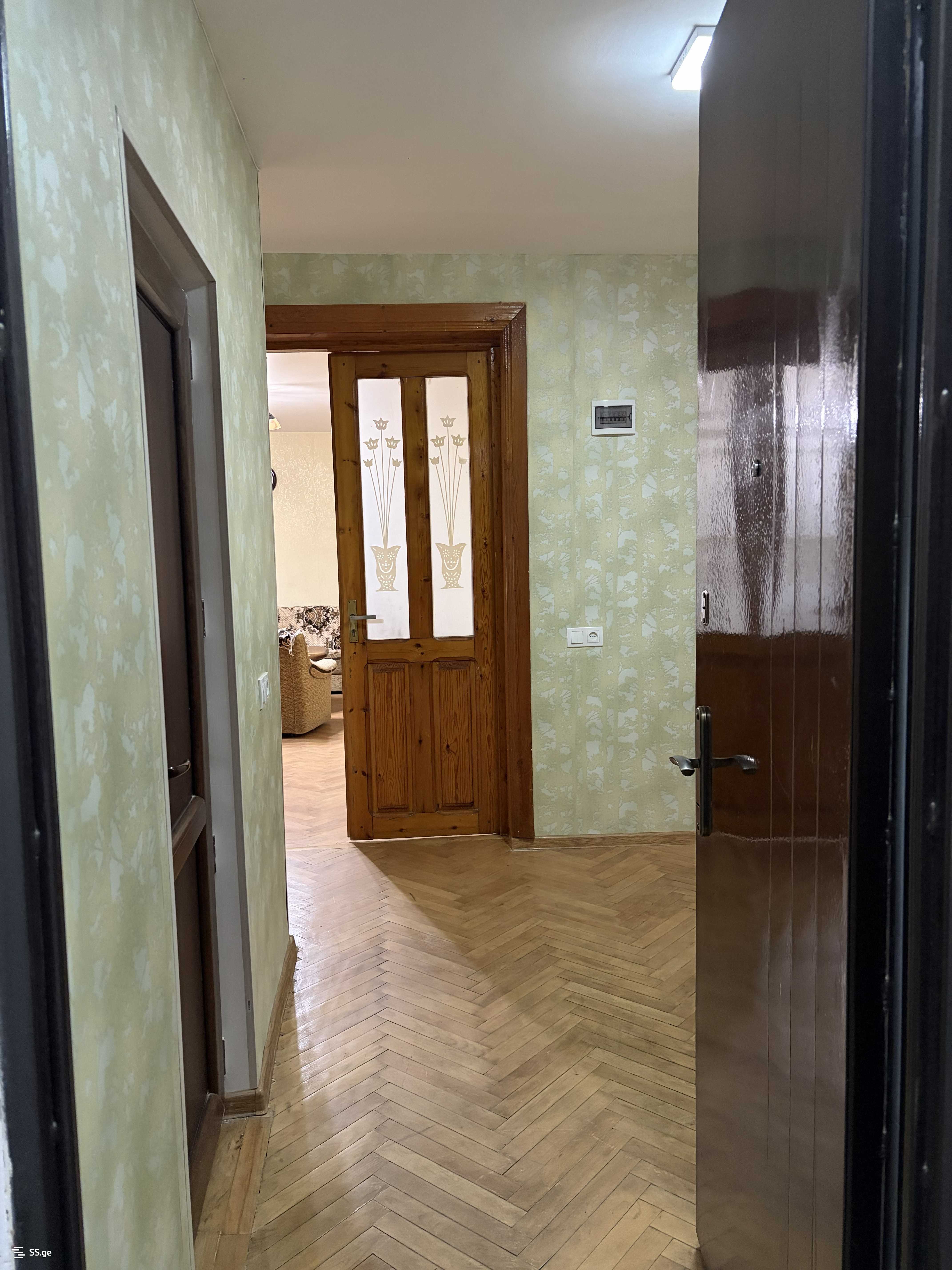 2 Room Flat For Rent. Zestaphoni view 1