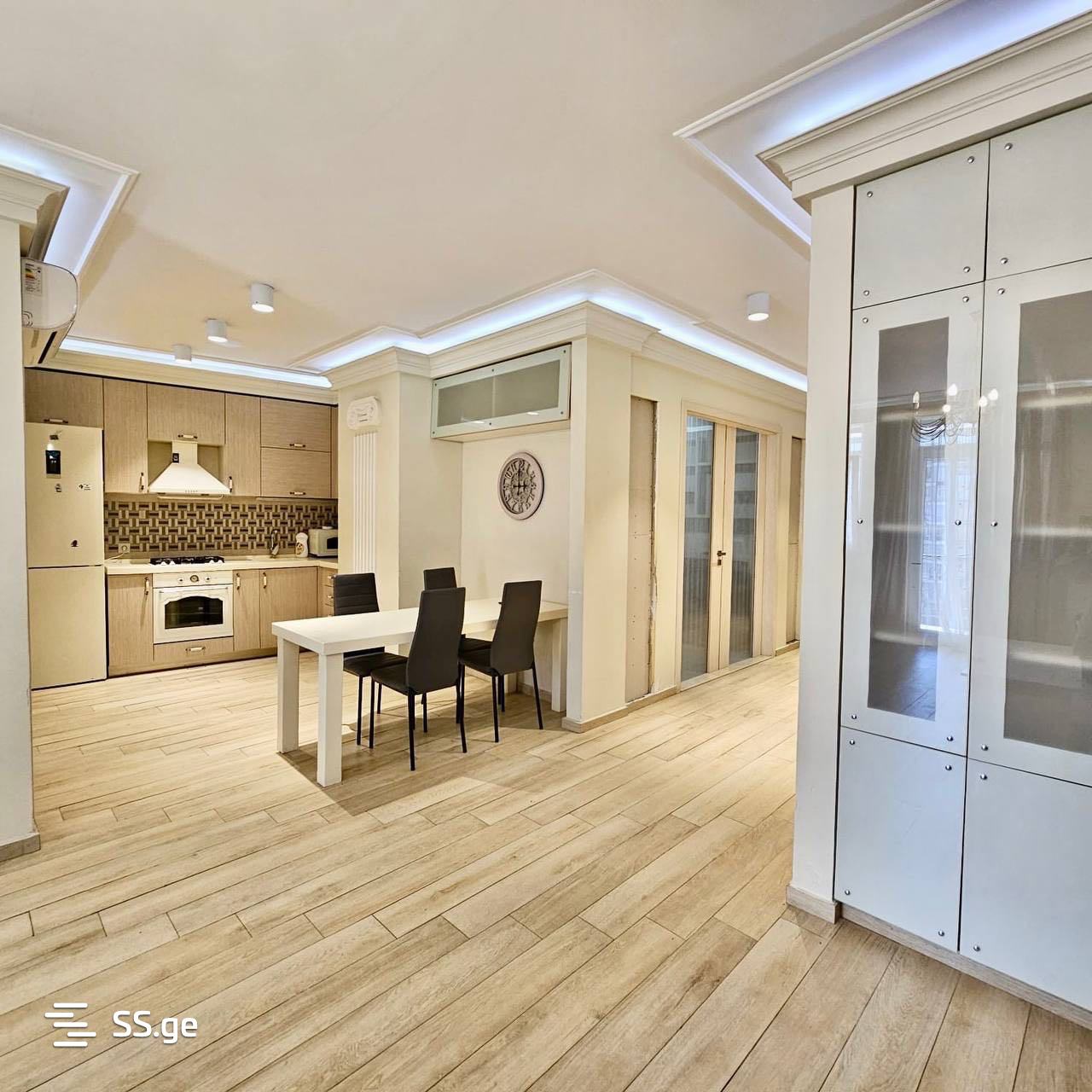 5 room Flat For Sale. Batumi - Widok 4