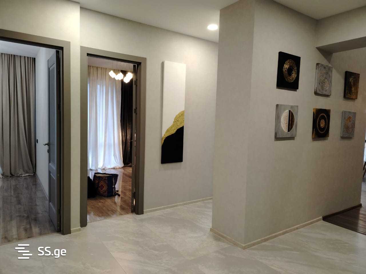 3 Room Flat For Sale, 2 of 4