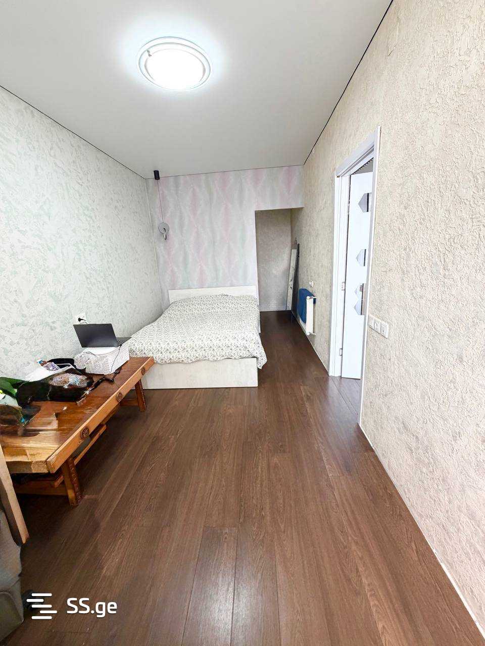 3 Room Flat For Sale view 2