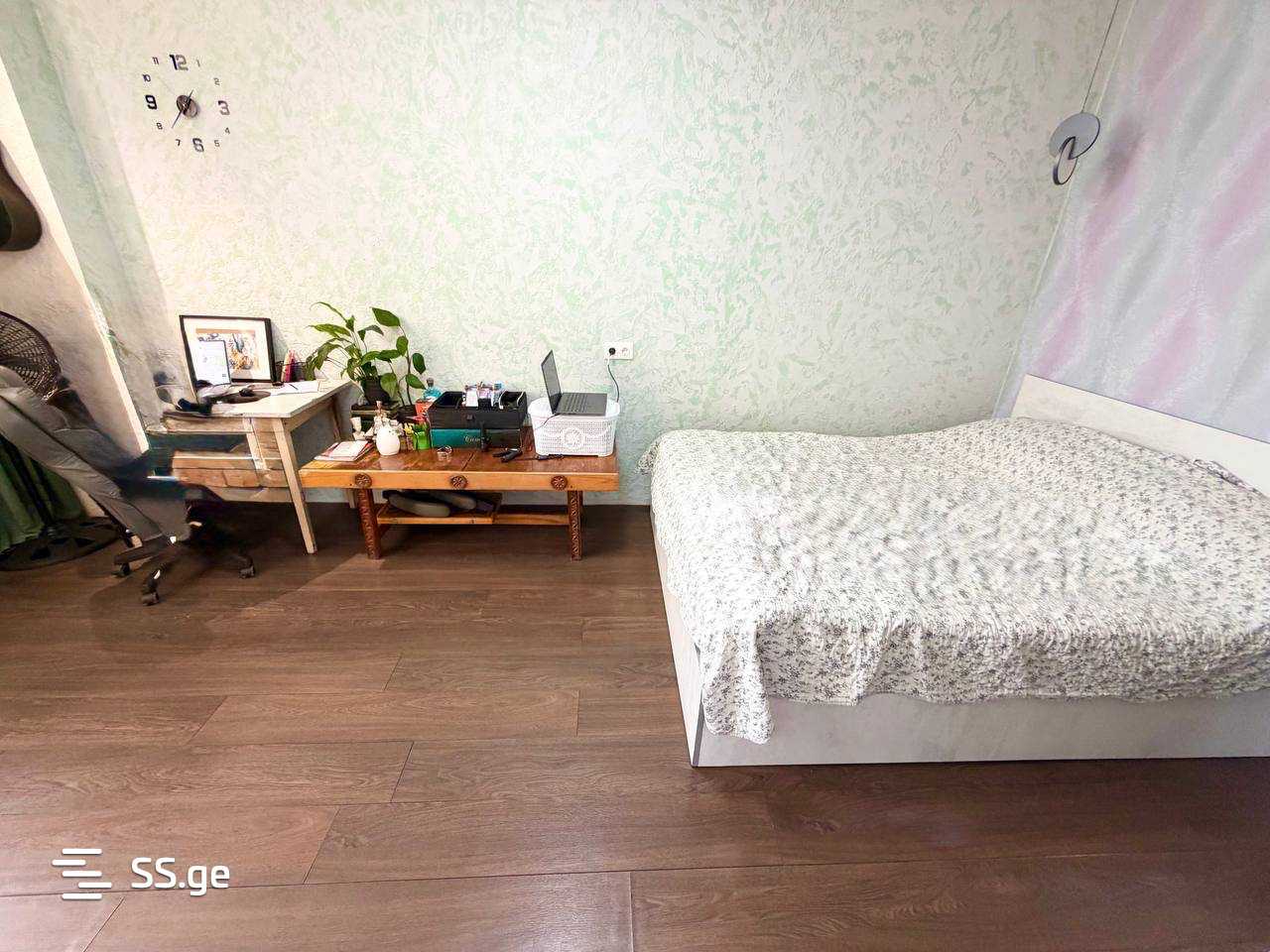 3 Room Flat For Sale view 3
