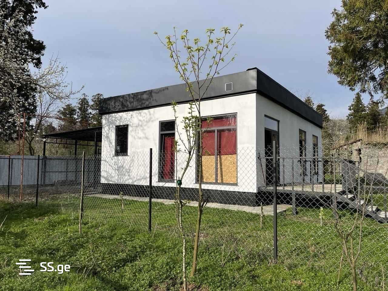 3 Room Private House For Sale view 2
