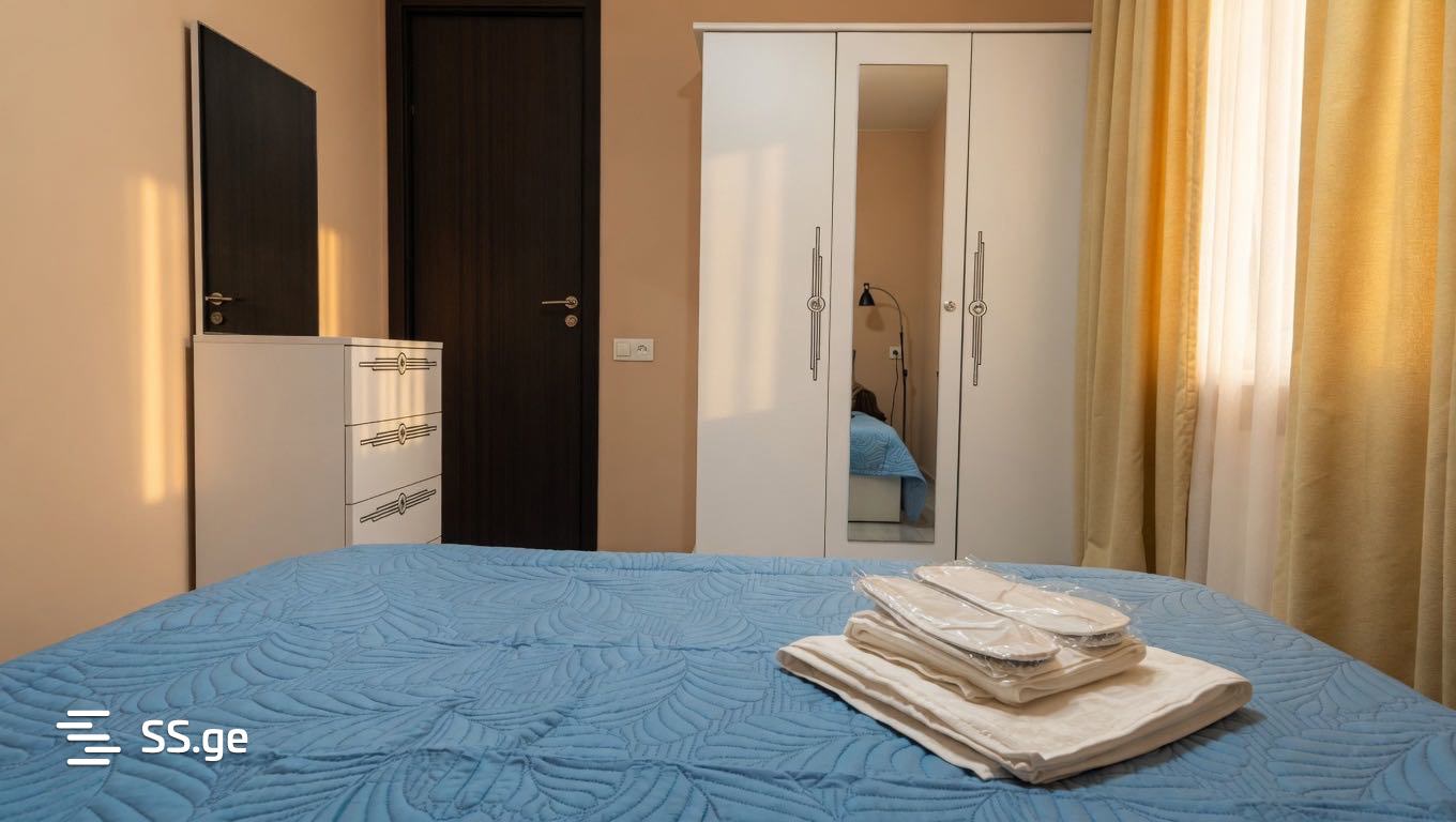 2 Room Flat Daily Rent. Digomi view 5
